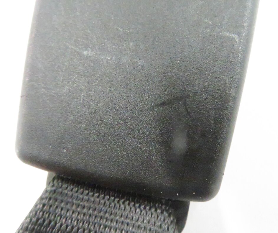 Thumbnail 7: 2011 BMW 550i (F10) REAR SEAT SEATBELT BUCKLE RECEIVER SET-3 (BLACK)