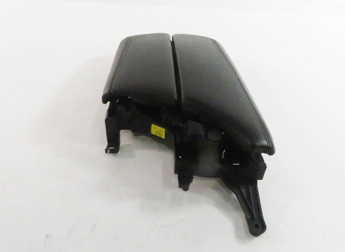 Thumbnail 2: 2011 BMW 528i 535i 550i (F10) FRONT CENTER CONSOLE ARM REST LID (BLACK LEATHER)