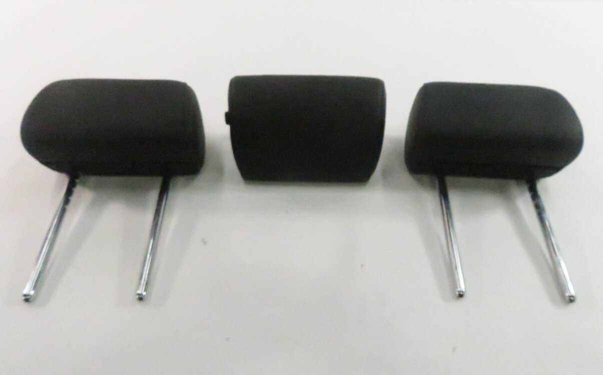 Thumbnail 2: 2011 BMW 550i (F10) REAR SEAT HEADREST SET-3 (BLACK DAKOTA LEATHER LCSW)