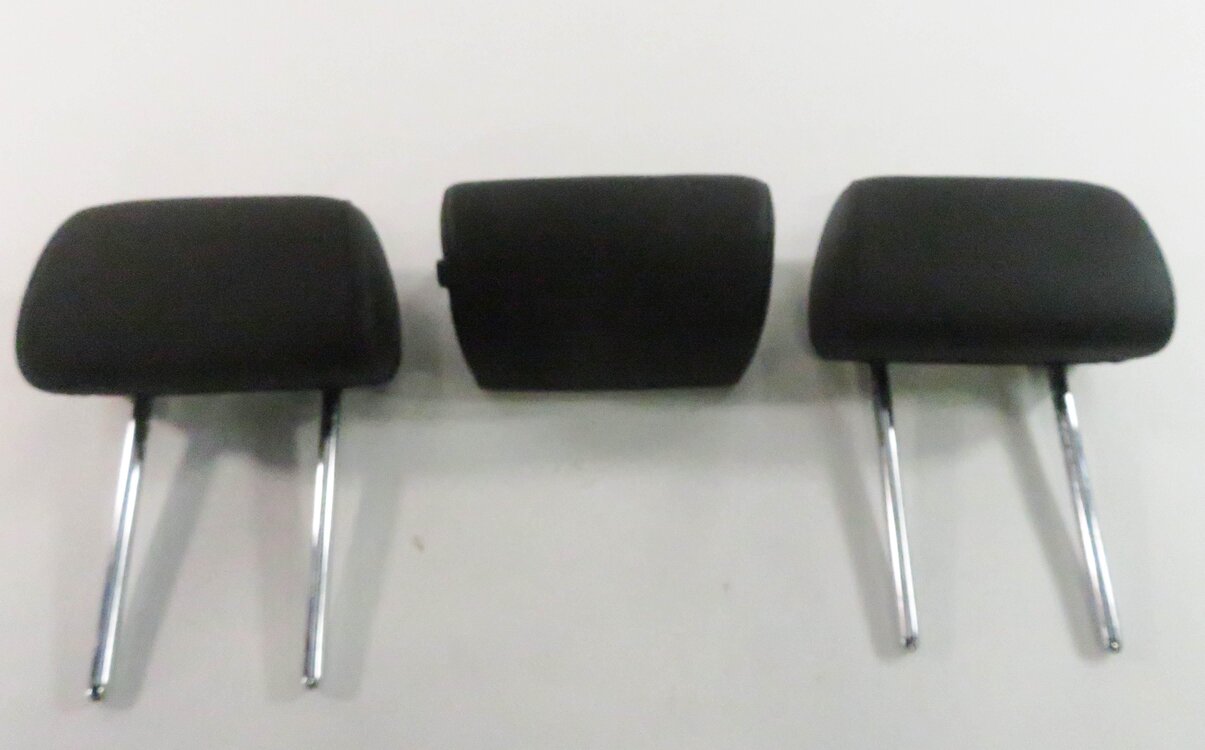 Thumbnail 3: 2011 BMW 550i (F10) REAR SEAT HEADREST SET-3 (BLACK DAKOTA LEATHER LCSW)