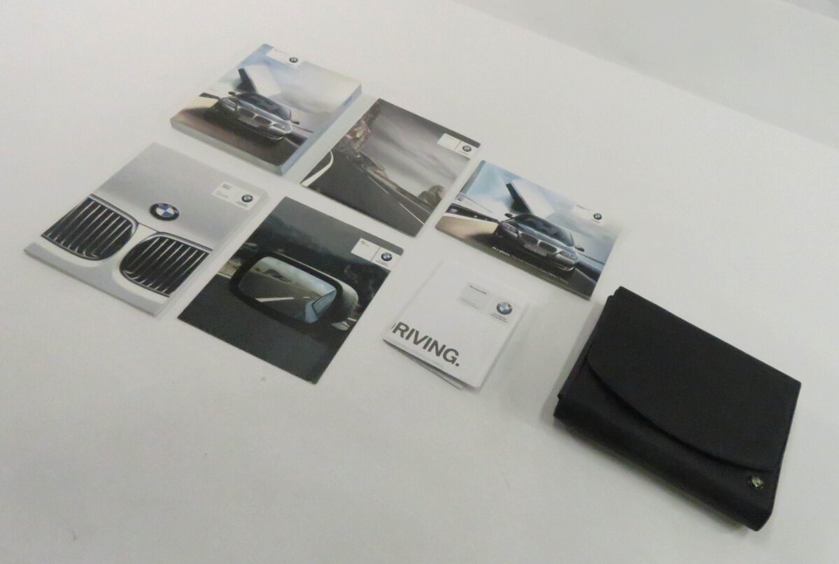 2011 BMW 550i (F10) OWNERS MANUAL BOOK GUIDE SET w/ CASE