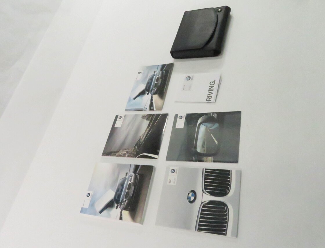 Thumbnail 3: 2011 BMW 550i (F10) OWNERS MANUAL BOOK GUIDE SET w/ CASE