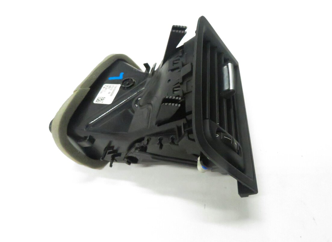 Thumbnail 3: 2011 BMW 550i (F10) LEFT FRONT DRIVER DASH HEATER A/C AIR VENT