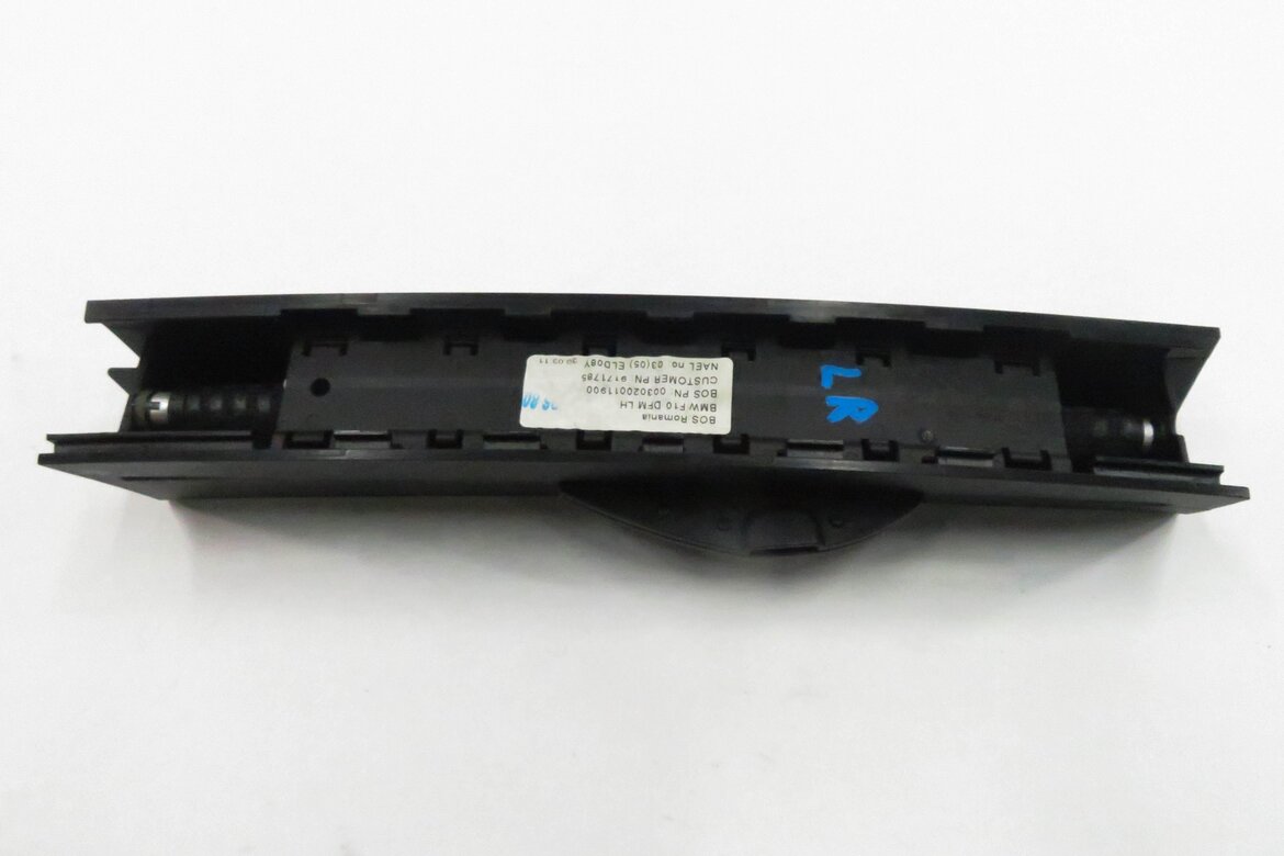 Thumbnail 7: 11-16 BMW 528i 535i 550i (F10) LEFT REAR DOOR QUARTER WINDOW PRIVACY SUN SHADE