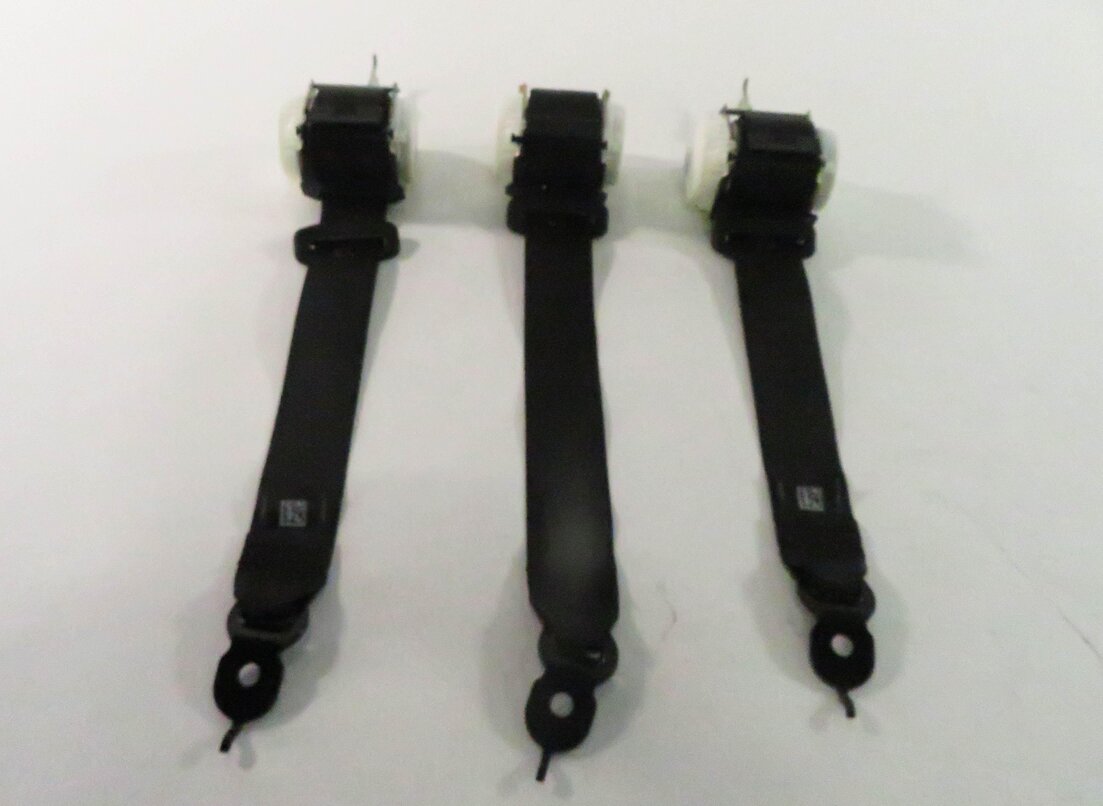Thumbnail 2: 2011 BMW 550i (F10) REAR SEAT SEATBELT RETRACTOR SET-3 (BLACK)