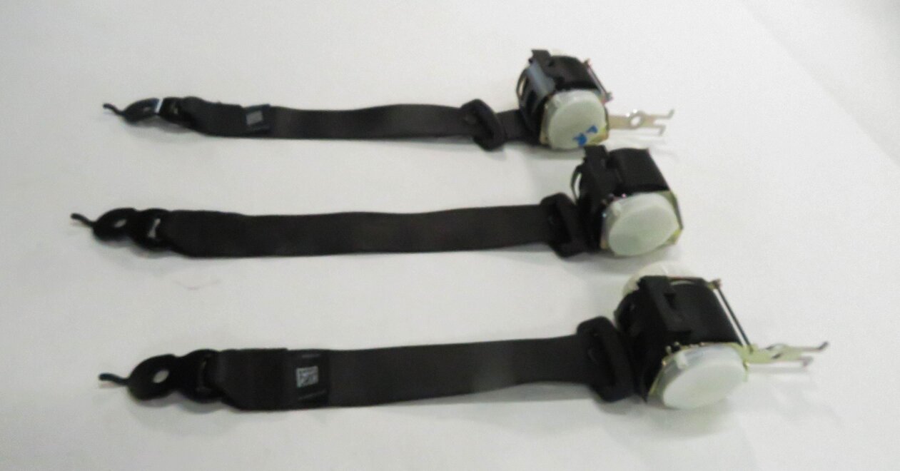Thumbnail 3: 2011 BMW 550i (F10) REAR SEAT SEATBELT RETRACTOR SET-3 (BLACK)