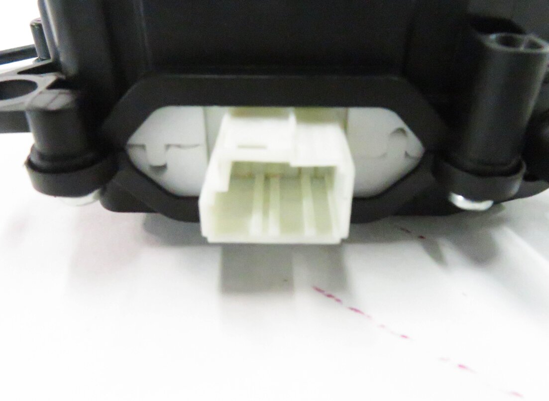 Thumbnail 7: 2011 BMW 550i (F10) REAR TRUNK LOCK LATCH SOFT CLOSE ACTUATOR MOTOR