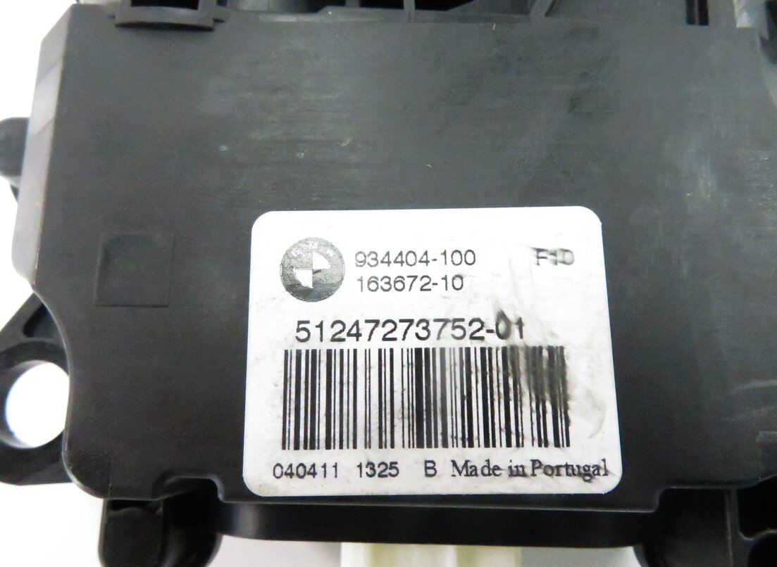 Thumbnail 8: 2011 BMW 550i (F10) REAR TRUNK LOCK LATCH SOFT CLOSE ACTUATOR MOTOR