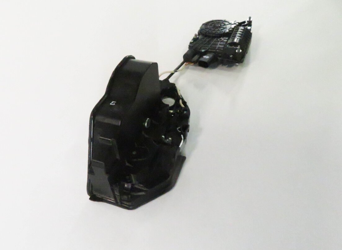 Thumbnail 4: 10-16 BMW 528i 535i 550i 750i 760i (F01 F10) RIGHT FRONT SOFT CLOSE DOOR LATCH
