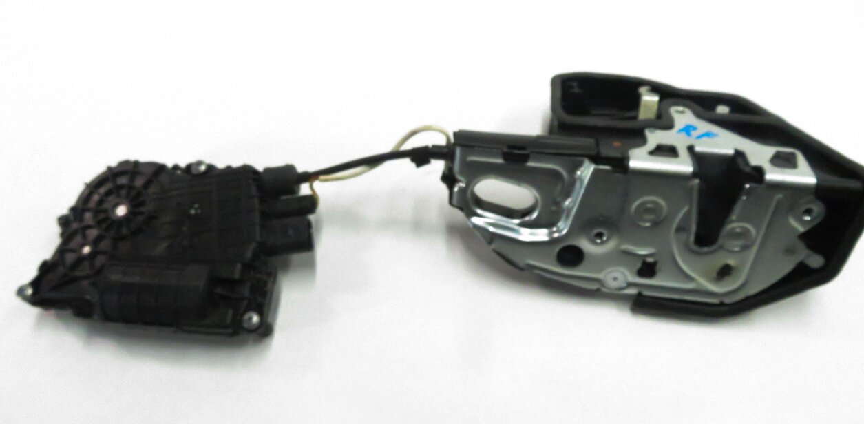 Thumbnail 7: 10-16 BMW 528i 535i 550i 750i 760i (F01 F10) RIGHT FRONT SOFT CLOSE DOOR LATCH