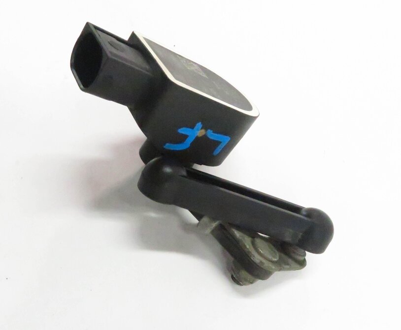 Thumbnail 5: 2014 BMW 535i (F10) LEFT FRONT DRIVER SUSPENSION HEIGHT LEVEL SENSOR