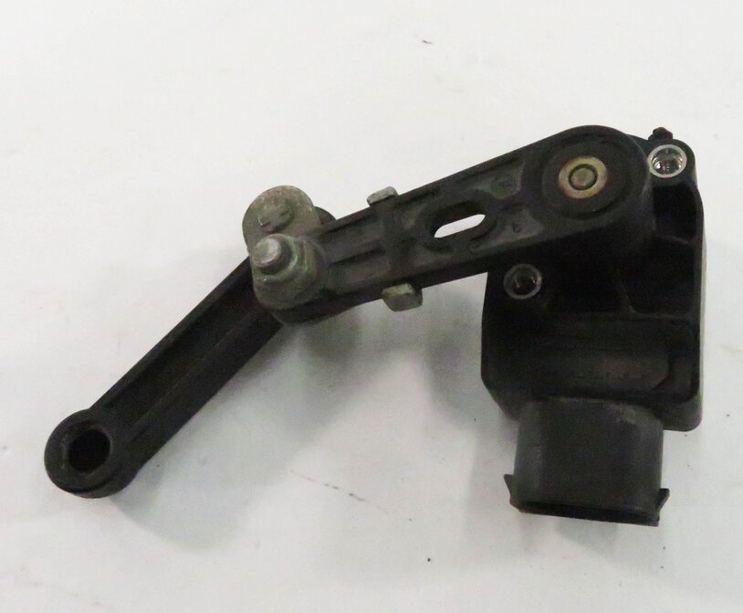 Thumbnail 7: 2014 BMW 535i (F10) LEFT FRONT DRIVER SUSPENSION HEIGHT LEVEL SENSOR