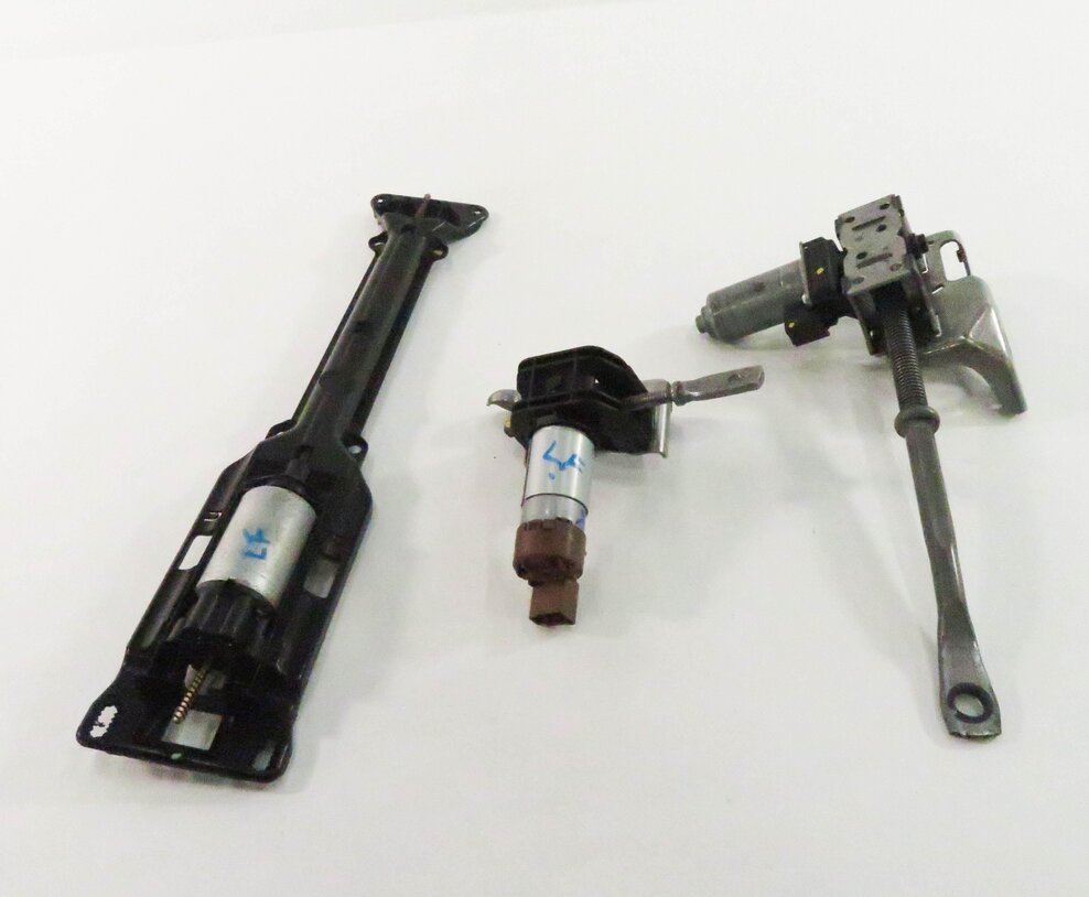 Thumbnail 2: 2014 BMW 535i (F10) LEFT FRONT DRIVER MEMORY SEAT MOTOR SET-3