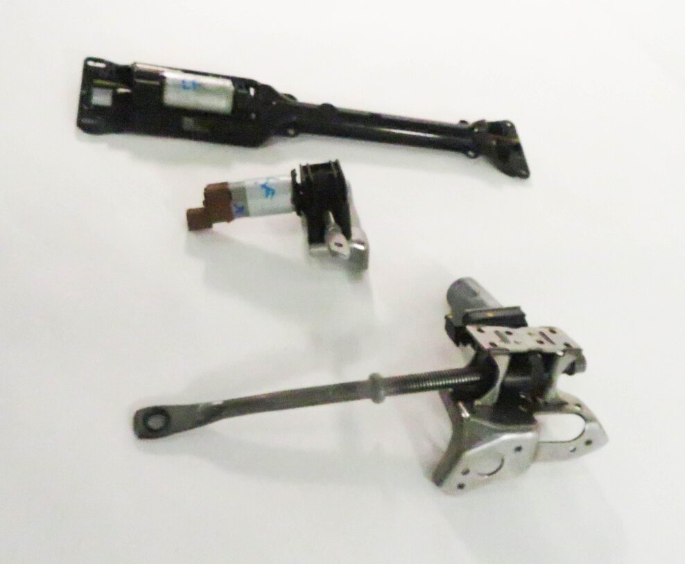 Thumbnail 4: 2014 BMW 535i (F10) LEFT FRONT DRIVER MEMORY SEAT MOTOR SET-3