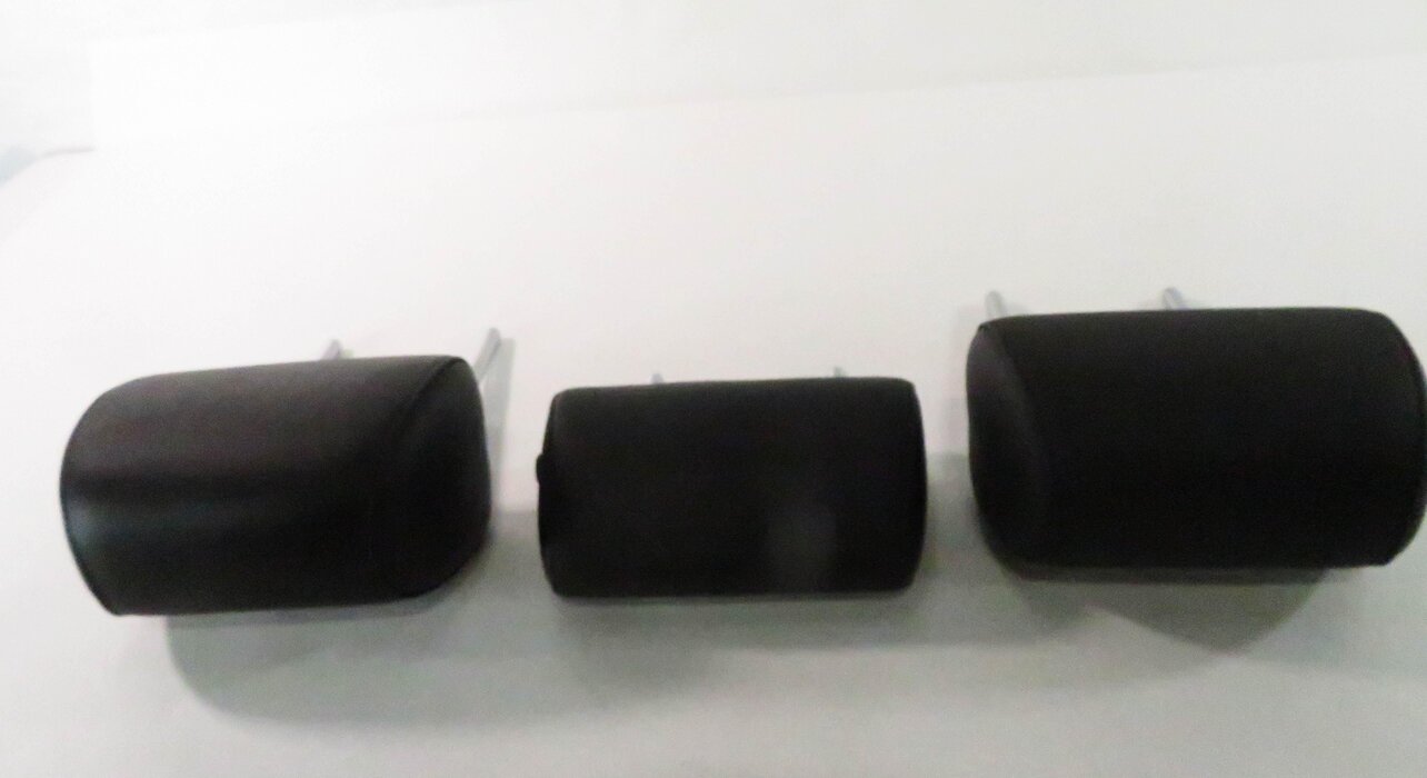 Thumbnail 7: 2014 BMW 535i (F10) REAR - LEFT / CENTER / RIGHT - HEADREST SET (BLACK LEATHER)