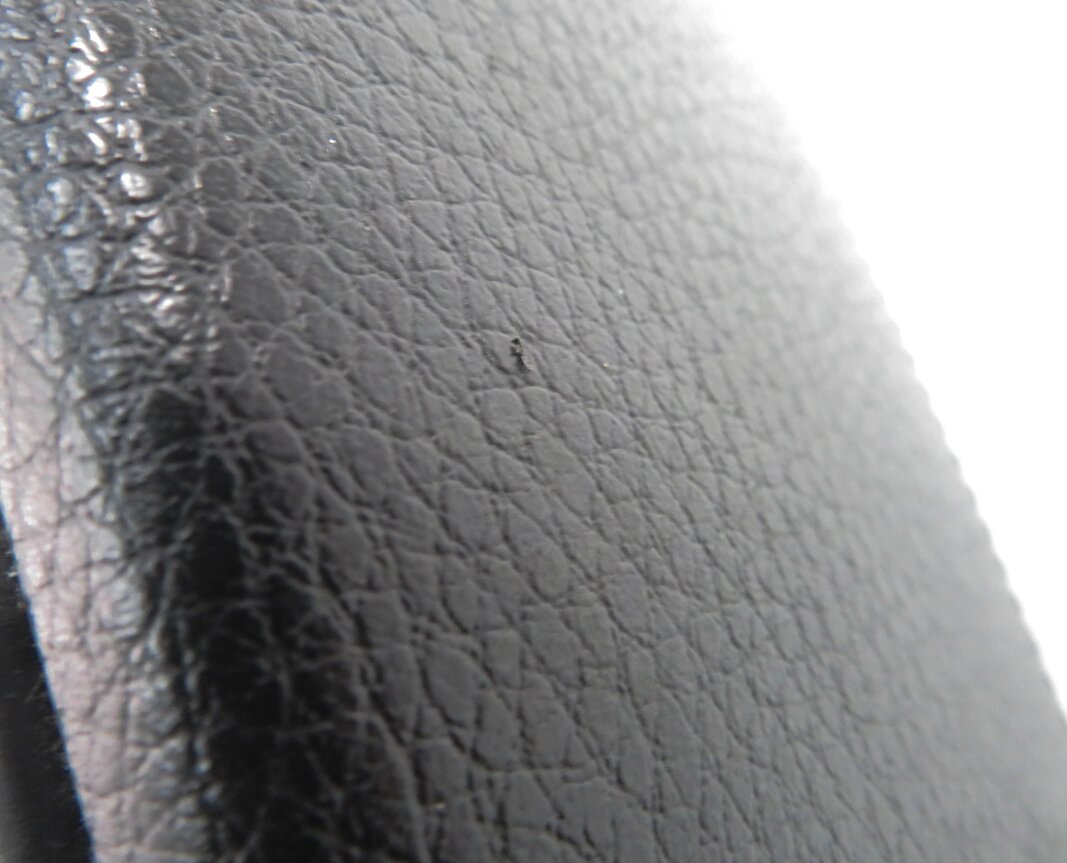 Thumbnail 10: 2011 BMW 528i 535i 550i (F10) FRONT CENTER CONSOLE ARM REST LID (BLACK LEATHER)