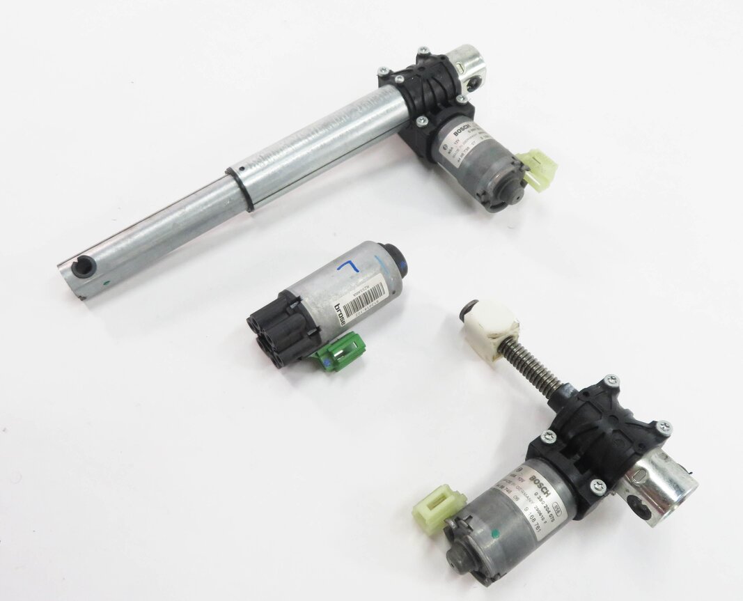 Thumbnail 1: 2011 BMW 535i (F10) LEFT FRONT DRIVER SEAT MOTOR SET-3