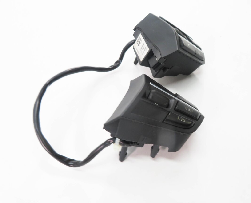 Thumbnail 5: 2011 BMW 535i (F10) STEERING SWITCH BUTTON SET-2