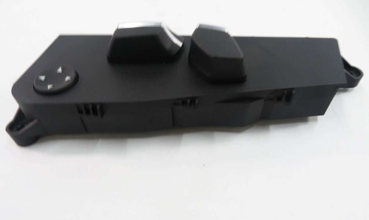 Thumbnail 3: 2011 BMW 535i (F10) RIGHT FRONT PASSENGER SEAT ADJUSTMENT SWITCH BUTTON