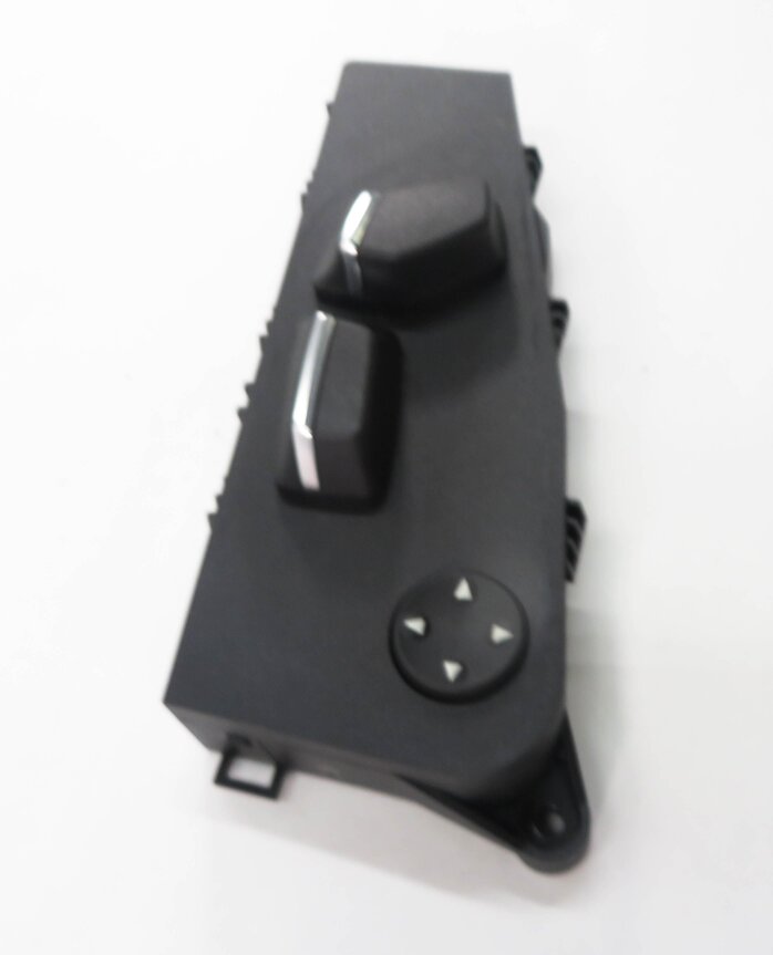 Thumbnail 5: 2011 BMW 535i (F10) RIGHT FRONT PASSENGER SEAT ADJUSTMENT SWITCH BUTTON
