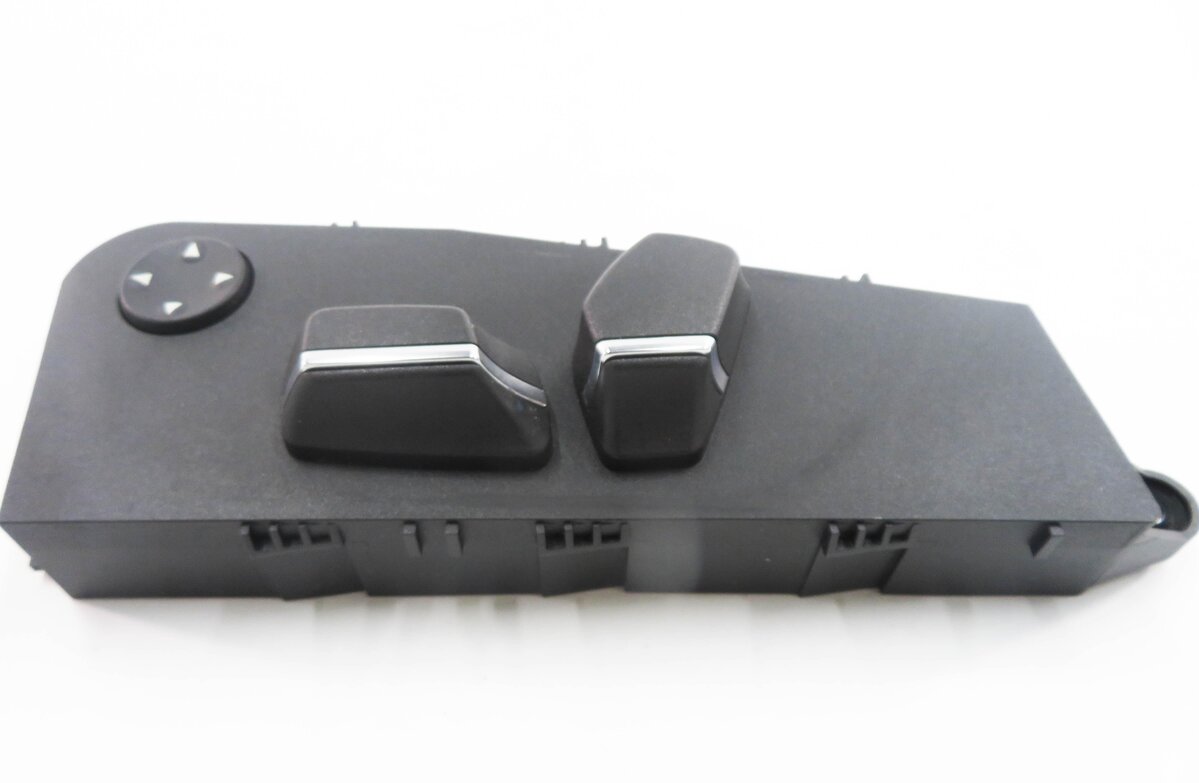 Thumbnail 6: 2011 BMW 535i (F10) LEFT FRONT DRIVER SEAT ADJUSTMENT SWITCH BUTTON