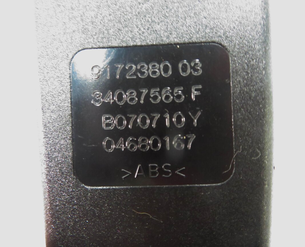 Thumbnail 10: 2011 BMW 535i (F10) REAR SEAT - SEATBELT BUCKLE RECEIVER SET-3 (BLACK)