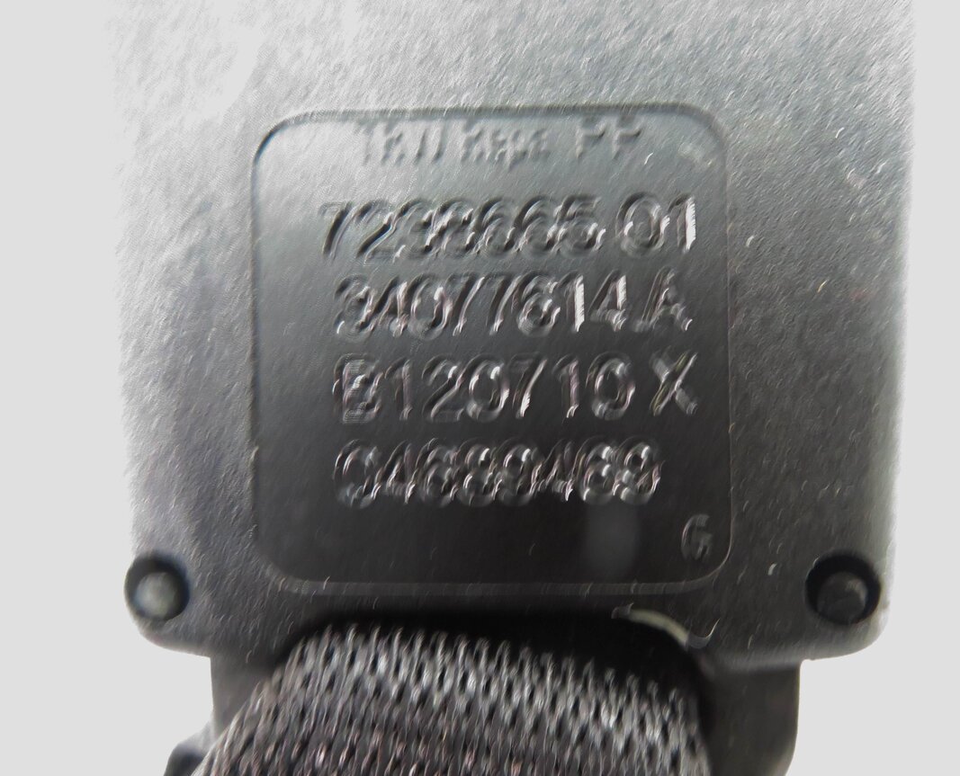 Thumbnail 11: 2011 BMW 535i (F10) REAR SEAT - SEATBELT BUCKLE RECEIVER SET-3 (BLACK)