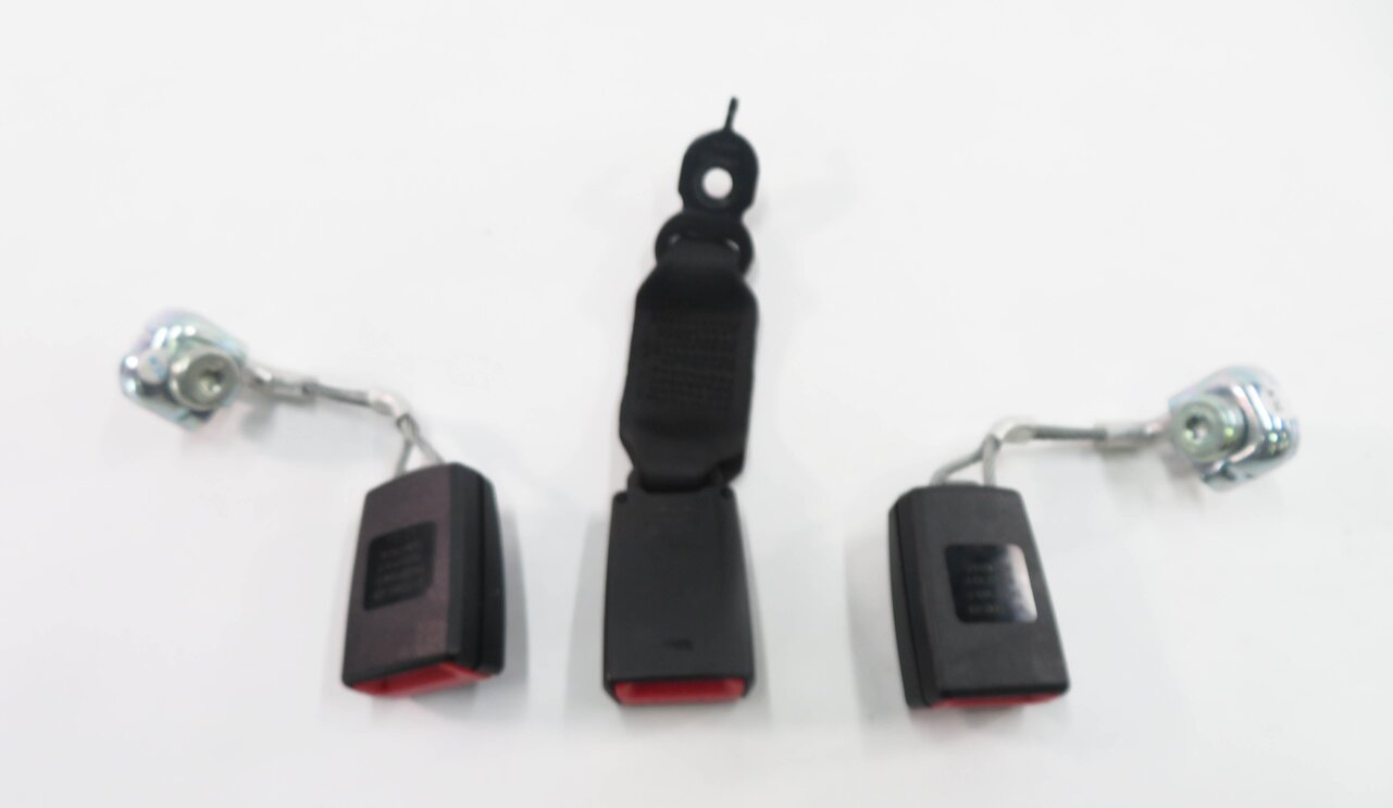 Thumbnail 8: 2011 BMW 535i (F10) REAR SEAT - SEATBELT BUCKLE RECEIVER SET-3 (BLACK)