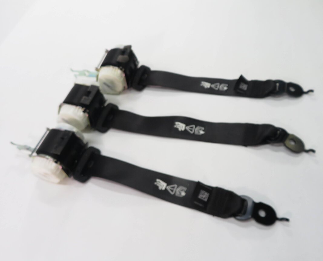 Thumbnail 4: 2011 BMW 535i (F10) REAR SEAT - SEATBELT RETRACTOR SET-3 (BLACK)