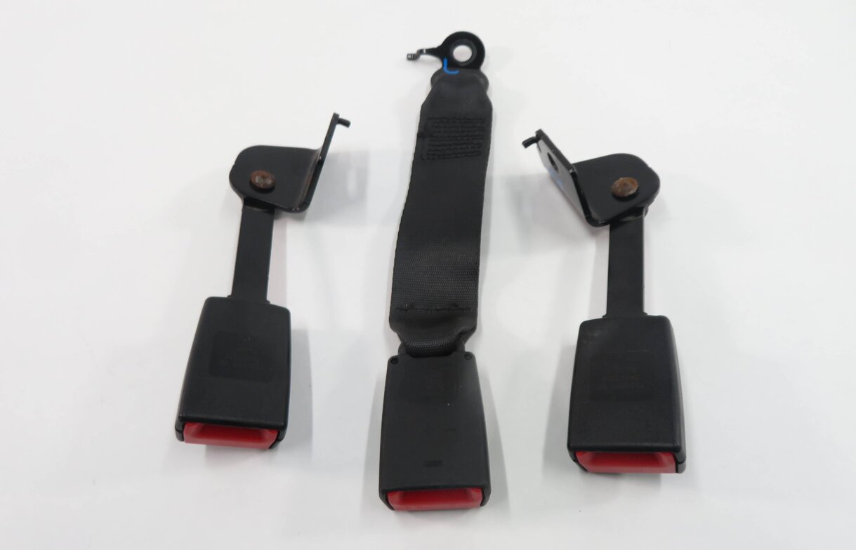 Thumbnail 6: 2012 BMW 750i (F01) REAR SEAT - SEATBELT BUCKLE RECEIVER SET-3