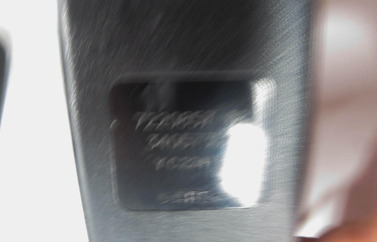 Thumbnail 7: 2012 BMW 750i (F01) REAR SEAT - SEATBELT BUCKLE RECEIVER SET-3