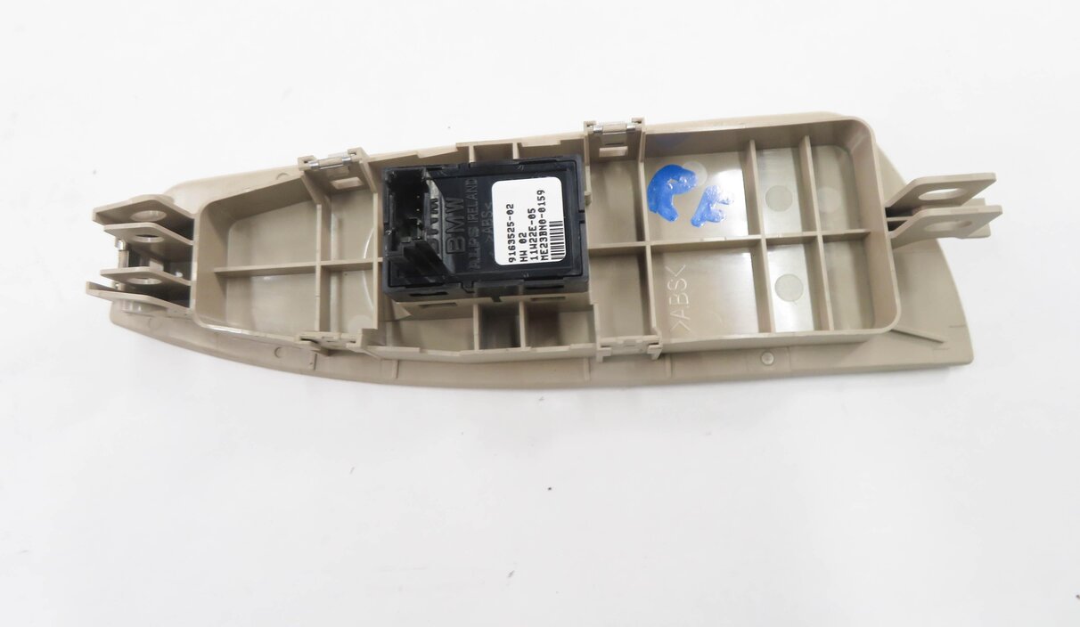 Thumbnail 6: 2012 BMW 750i (F01) RIGHT FRONT PASSENGER DOOR POWER WINDOW SWITCH (OYSTER)