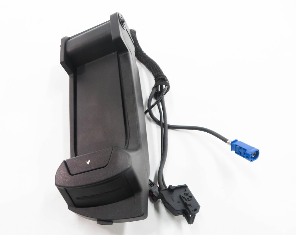 Thumbnail 2: 2012 BMW 750i (F01) FRONT CENTER CONSOLE CELL PHONE SNAP IN CRADLE