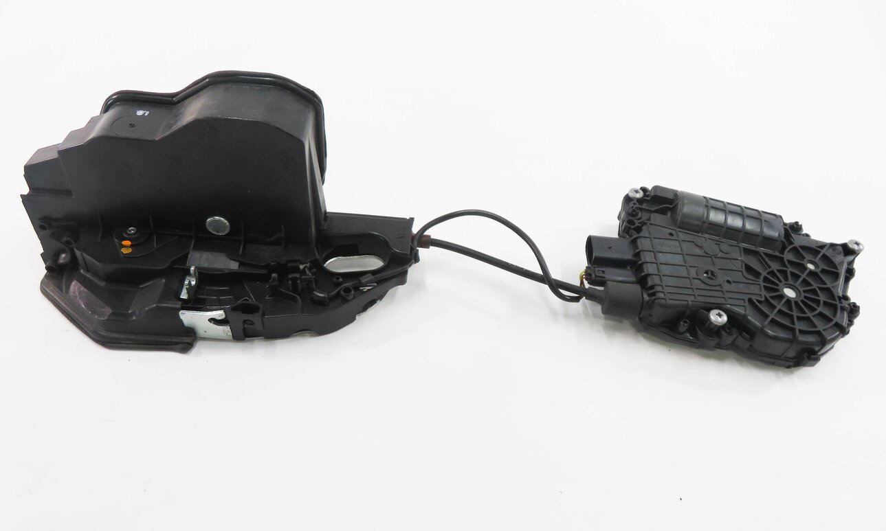 Thumbnail 2: 11-15 BMW 740i 750i 760i B7 (F01) RIGHT REAR DOOR LOCK LATCH (SOFT CLOSE)