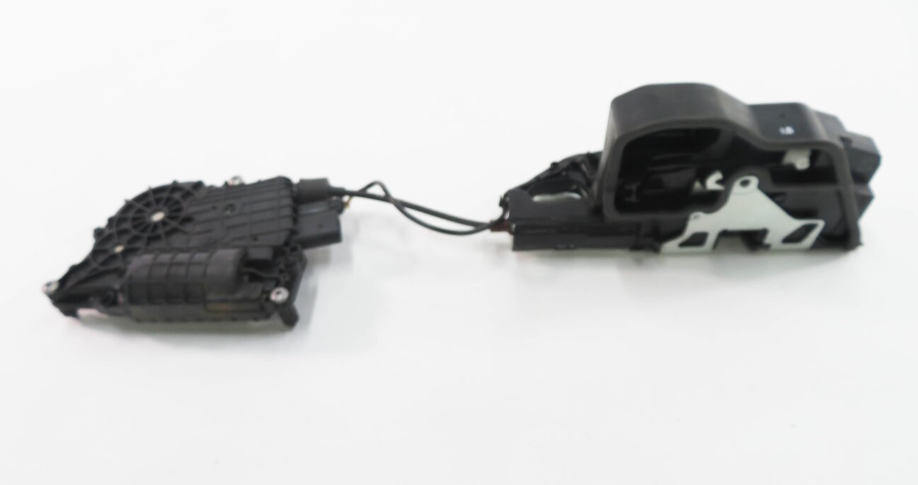 Thumbnail 6: 11-15 BMW 740i 750i 760i B7 (F01) RIGHT REAR DOOR LOCK LATCH (SOFT CLOSE)