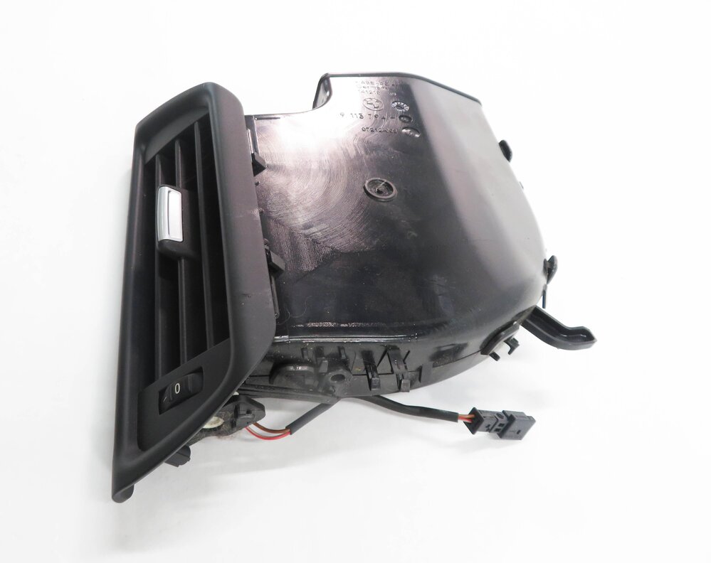 Thumbnail 3: 2012 BMW 750i (F01) RIGHT REAR B-PILLAR HEATER A/C AIR VENT