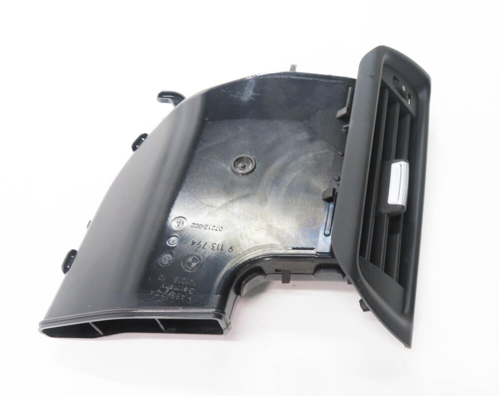 Thumbnail 4: 2012 BMW 750i (F01) RIGHT REAR B-PILLAR HEATER A/C AIR VENT