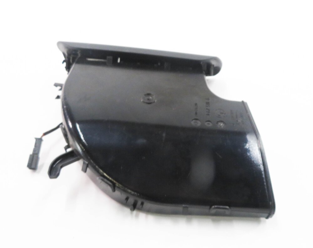 Thumbnail 5: 2012 BMW 750i (F01) RIGHT REAR B-PILLAR HEATER A/C AIR VENT