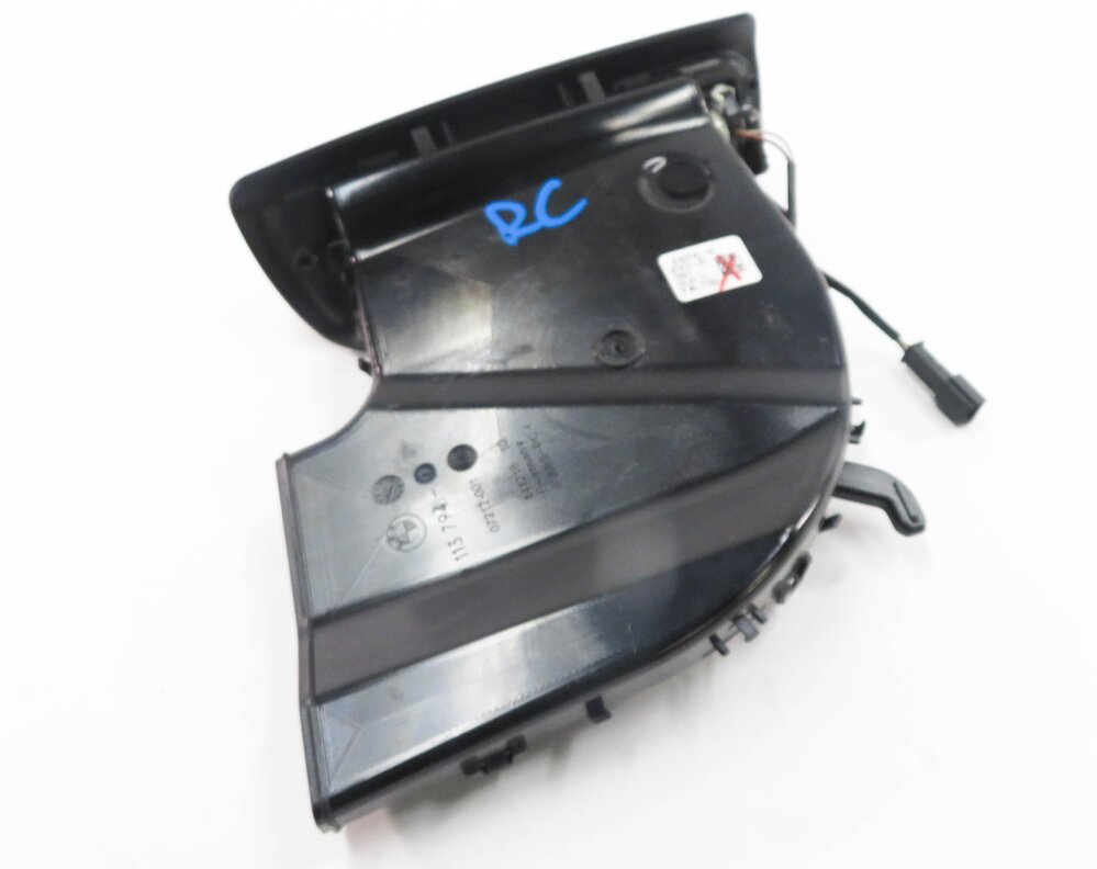 Thumbnail 7: 2012 BMW 750i (F01) RIGHT REAR B-PILLAR HEATER A/C AIR VENT