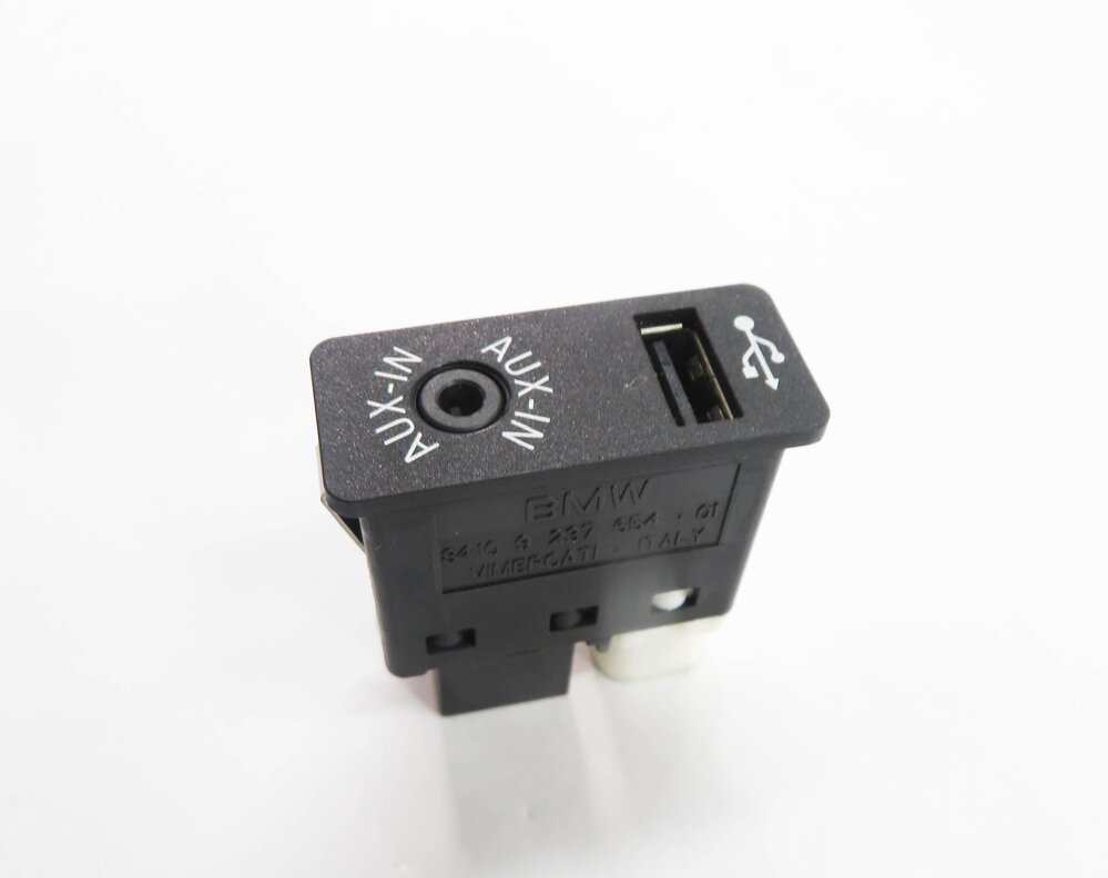 Thumbnail 4: 2012 BMW 750i (F01) AUX AUXILIARY AUDIO IN INPUT JACK w/ USB