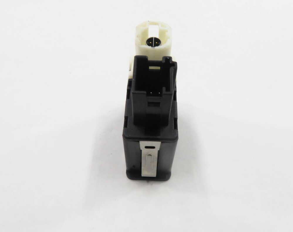 Thumbnail 8: 2012 BMW 750i (F01) AUX AUXILIARY AUDIO IN INPUT JACK w/ USB