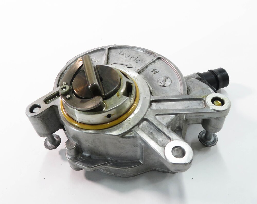 Thumbnail 2: 2010-2017 BMW 550i 650i 750i M5 M6 X5 X6 - 4.4L V8 TWIN TURBO BRAKE VACUUM PUMP