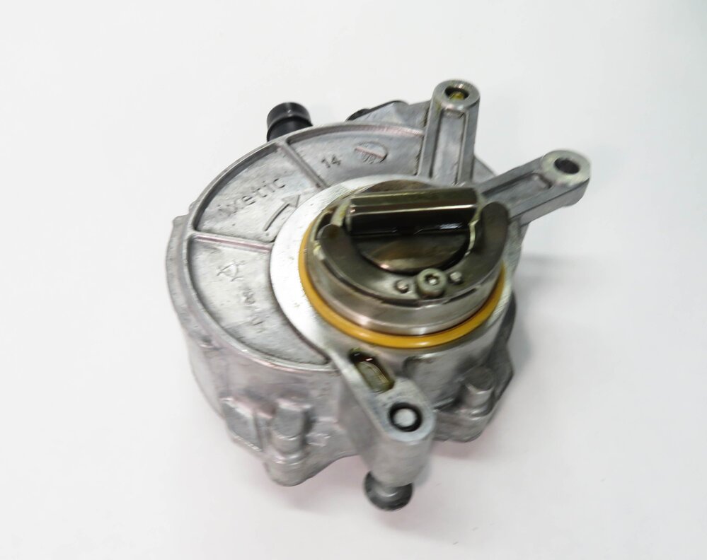 Thumbnail 4: 2010-2017 BMW 550i 650i 750i M5 M6 X5 X6 - 4.4L V8 TWIN TURBO BRAKE VACUUM PUMP
