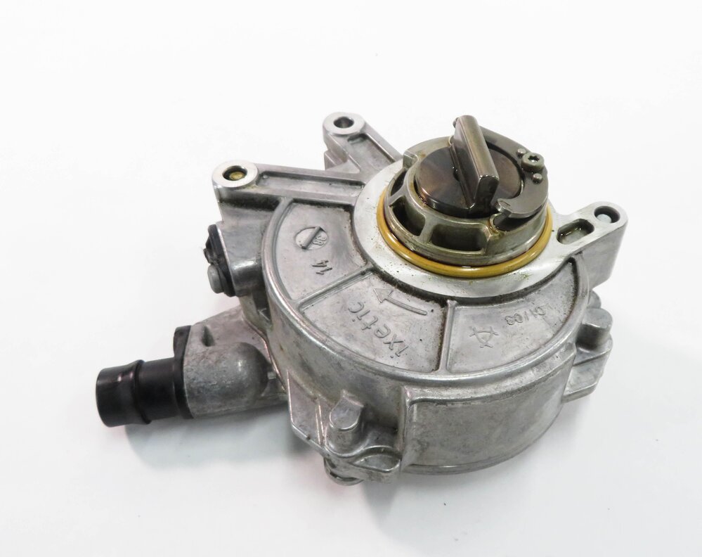 Thumbnail 5: 2010-2017 BMW 550i 650i 750i M5 M6 X5 X6 - 4.4L V8 TWIN TURBO BRAKE VACUUM PUMP