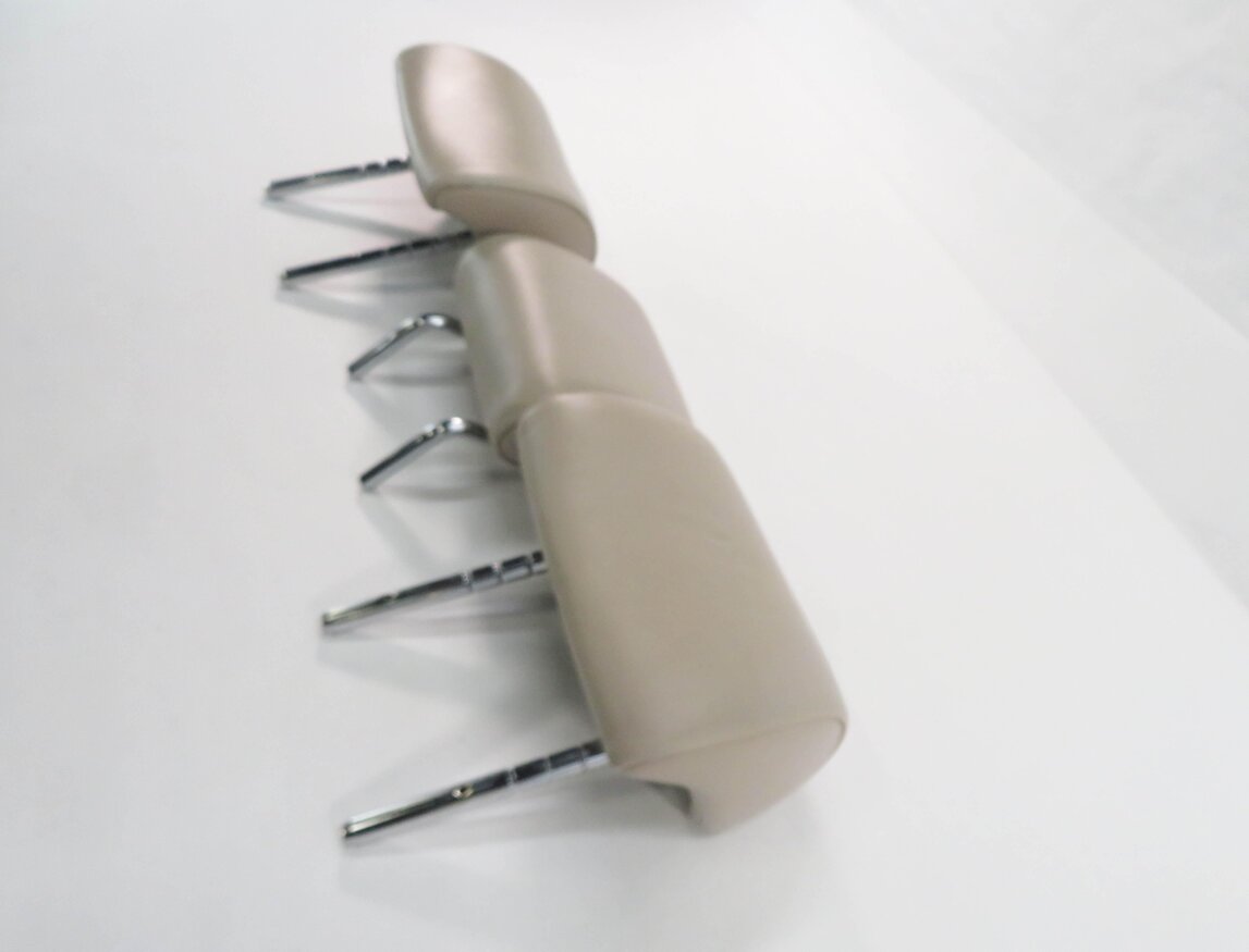 Thumbnail 4: 2012 BMW 750i (F01) REAR SEAT - HEADREST SET-3 (SADDLE BROWN LIGHT LEATHER)