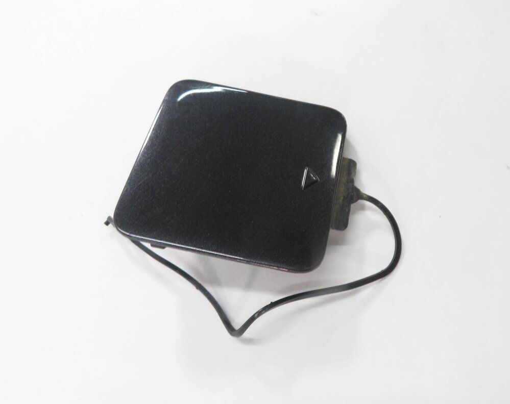 Thumbnail 3: 2012 BMW 750i (F01) REAR TOWING EYE TOW HOOK COVER TRIM (SOPHISTO GRAY II B90)