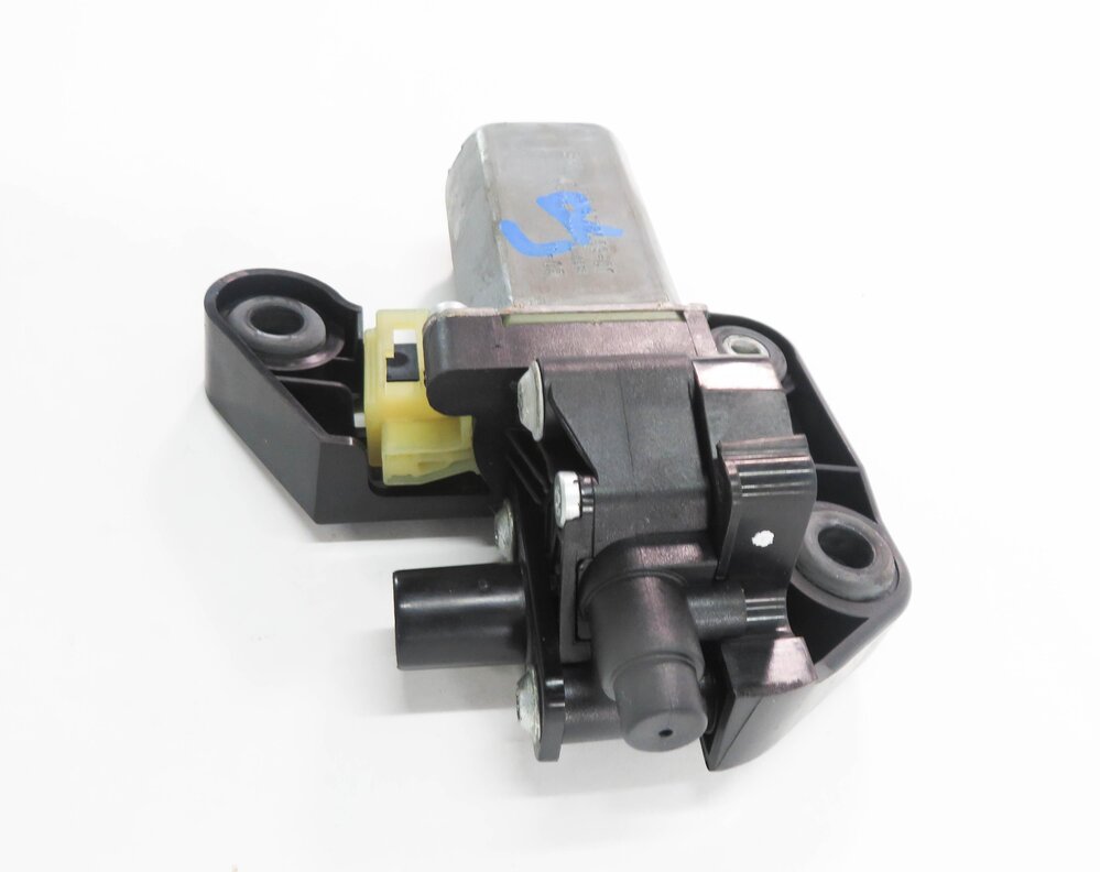 Thumbnail 3: 2012 BMW 750i (F01) LEFT REAR POWER WINDOW SHADE MOTOR