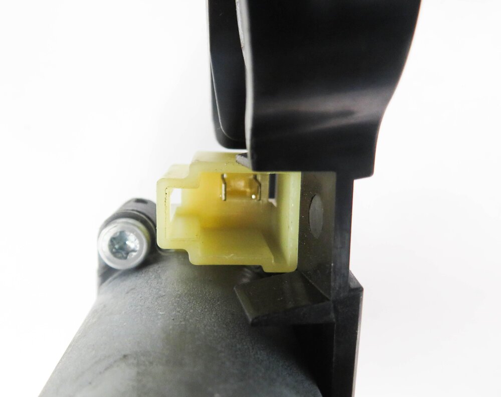 Thumbnail 8: 2012 BMW 750i (F01) LEFT REAR POWER WINDOW SHADE MOTOR