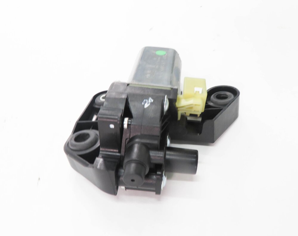 Thumbnail 2: 2012 BMW 750i (F01) RIGHT REAR DOOR WINDOW SHADE MOTOR