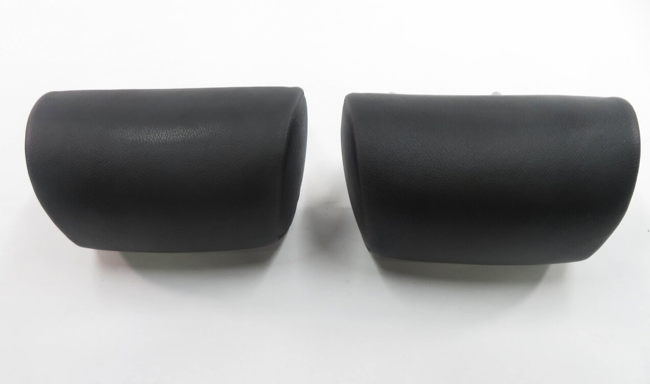 Thumbnail 5: 2008 BMW X5 (E70) REAR SEAT - LEFT & RIGHT BLACK LEATHER HEADREST SET-2